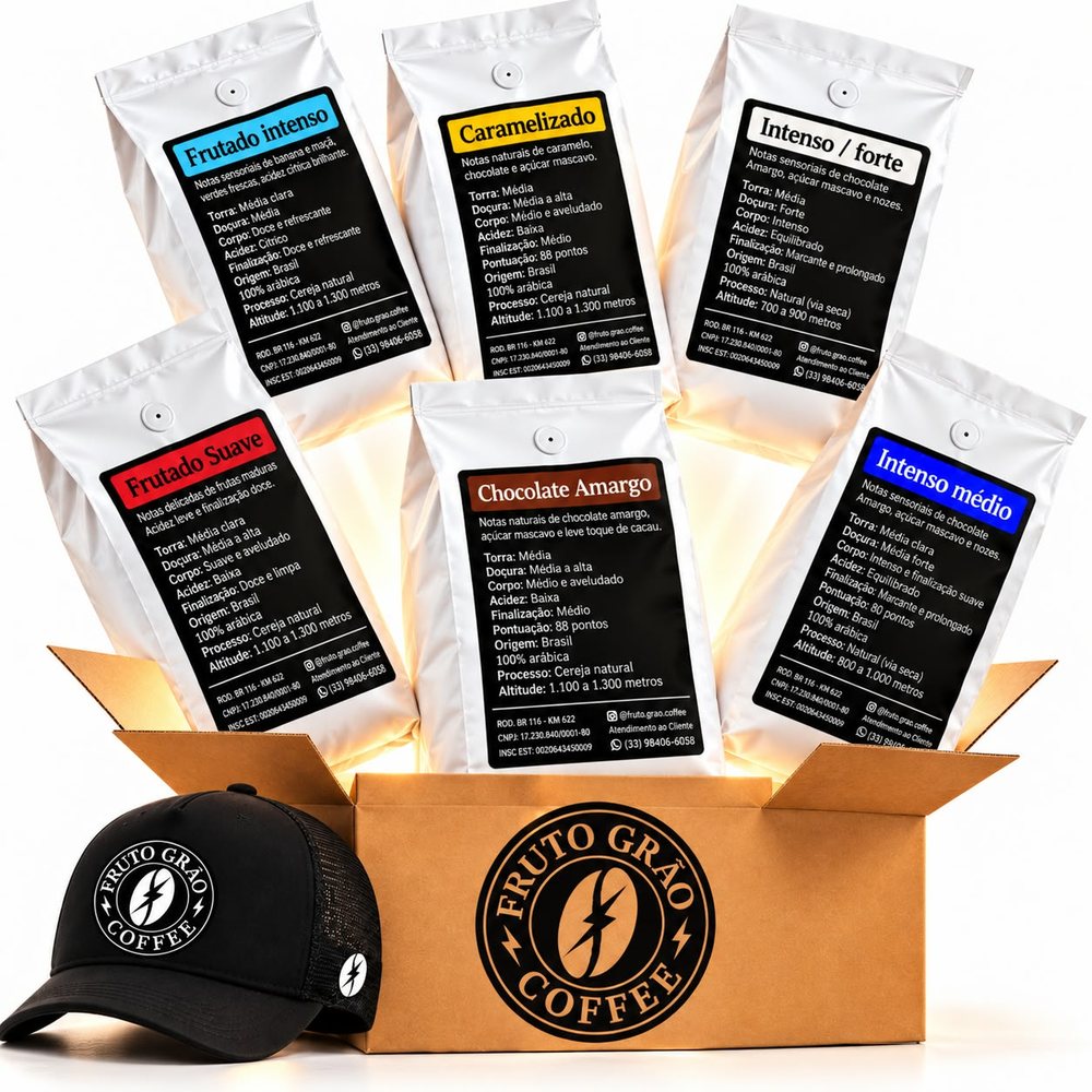 Os seis cafés do kit degustação com o rótulo de cada um à mostra, e um boné da Fruto Grão Coffee